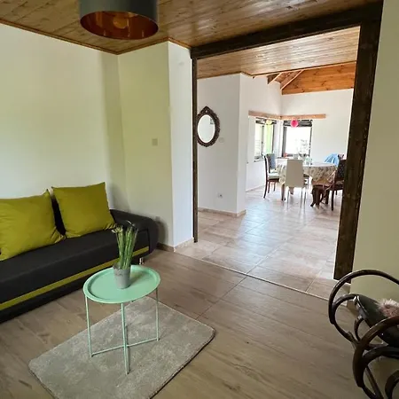 Greenhouse Apartman *
