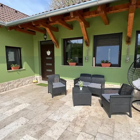 Greenhouse Apartman Holiday home Baja